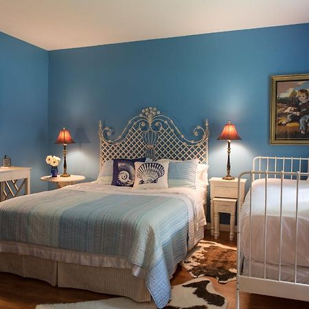 Bed and Breakfast Sleepy Creek Country Manor Bragg Creek Exterior foto